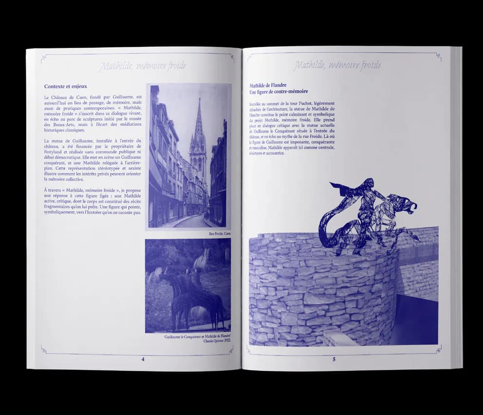Double page du livret : textes, photographies d’une rue et d’une statue équestre, maquette de la statue au sommet de la tour
